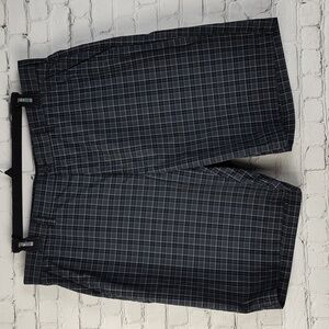 PGA Tour Golf Shorts Men's Size 38 Black Plaid Polyester Flat Front